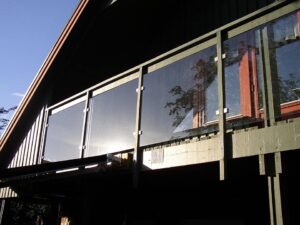 Glas-klamfasten-klart-glas