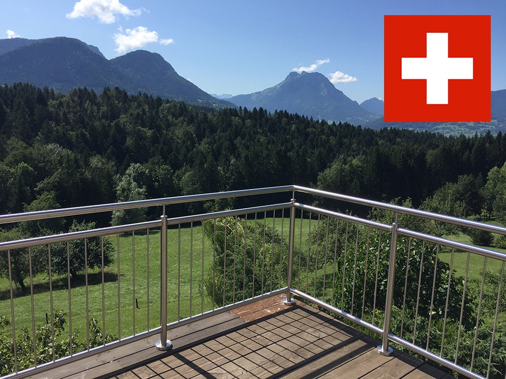 Rostfritt räcke med vertikala stänger